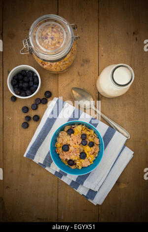 Glutenfrei-Müsli mit Heidelbeeren Stockfoto