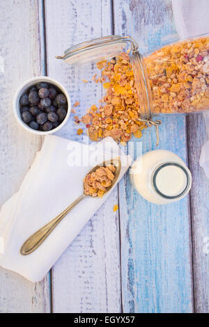 Glutenfrei-Müsli mit Heidelbeeren Stockfoto