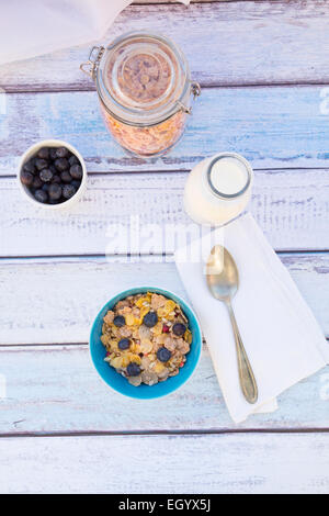 Glutenfrei-Müsli mit Heidelbeeren Stockfoto