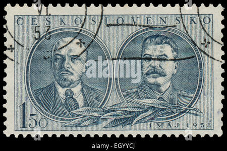 Tschechoslowakei - ca. 1953: Briefmarke gedruckt von der Tschechoslowakei, zeigt Lenin und Stalin, ca. 1953 Stockfoto