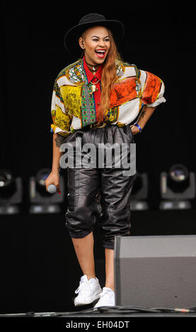 Neon Dschungel führen live beim Fusion Festival in Birmingham am Samstag Featuring: Neon Dschungel wo: Birmingham, Vereinigtes Königreich bei: 30. August 2014 Stockfoto