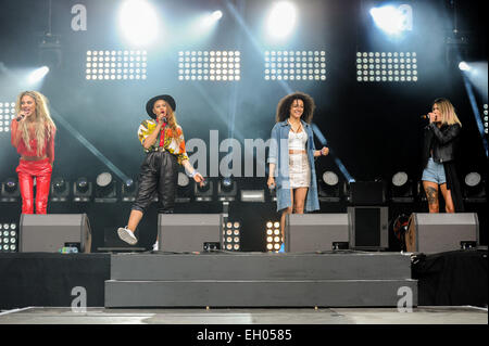 Neon Dschungel führen live beim Fusion Festival in Birmingham am Samstag Featuring: Neon Dschungel wo: Birmingham, Vereinigtes Königreich bei: 30. August 2014 Stockfoto