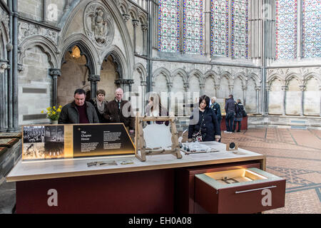 Salisbury, Wiltshire, UK. 4. März 2015. Freitag, 6. März 2015 starten von Salisburys Magna Carta Ausstellung Neukredite: Paul Chambers/Alamy Live News Stockfoto