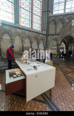 Salisbury, Wiltshire, UK. 4. März 2015. Freitag, 6. März 2015 starten von Salisburys Magna Carta Ausstellung Neukredite: Paul Chambers/Alamy Live News Stockfoto