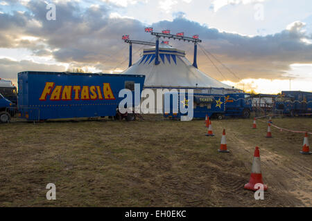 Milton, Cambridge, UK. 4. März 2015. Kredit-Eingang Zirkuszelt Fantasia und Ticketschalter für die erste Nacht im Milton in Cambridge 4. März 2015: Jason Marsh/Alamy Live News Stockfoto