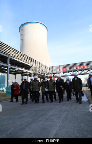 Deputy Secretary Of State Antony "Tony" Blinken tourt das GreenGen Kraftwerk in Tianjin, China am 12. Februar 2015. Stockfoto