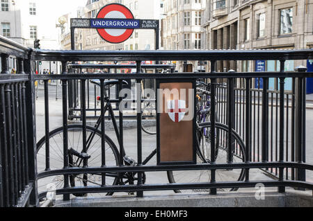 Denkmal u-Bahn Eingang, London England Vereinigtes Königreich UK Stockfoto