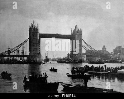 Frühe Autotype des Tower Bridge, London, historische Fotos, 1884 Stockfoto