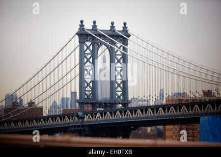 Manhattan Bridge und das Empire State Building in Manhattan in New York-Nordamerika-USA Stockfoto