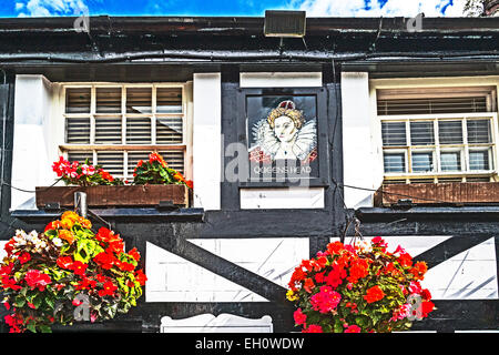 Pub in Hawkshead, Cumbria; Dorf im Zusammenhang mit Wordsworth und Beatrix Potter Stockfoto