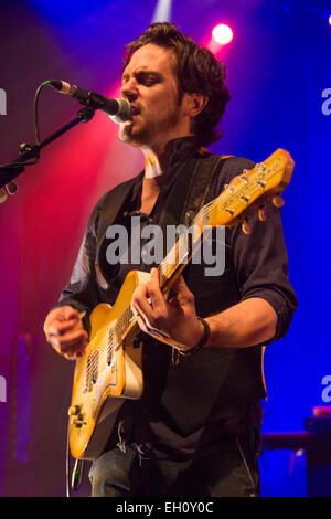 London, UK, 4. März 2015. Jack Savoretti, Live-Performance im O2 Shepherds Bush Empire. Bildnachweis: Robert Stainforth/Alamy Live-Nachrichten Stockfoto