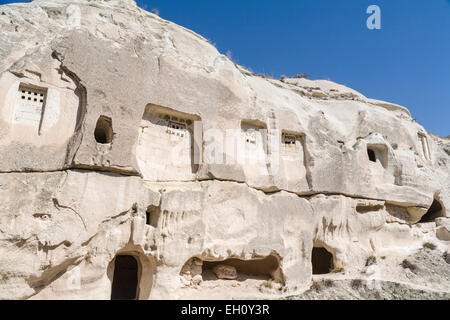 Fassade einer alten christlichen Rock-Kirche in der Nähe von Göreme, Kappadokien, Türkei Stockfoto