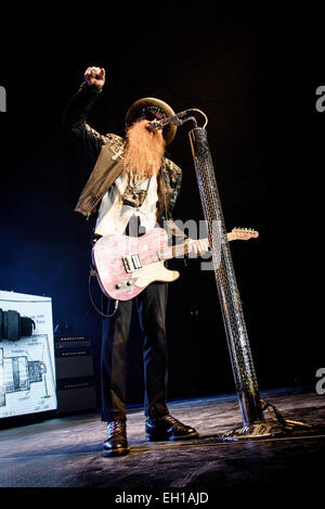 Toronto, Ontario, Kanada. 4. März 2015. Führer der amerikanischen Rock-Band ZZ Top BILLY GIBBONS führt bei Peterborough-Gedenkstätte. Bildnachweis: Igor Vidyashev/ZUMA Draht/Alamy Live-Nachrichten Stockfoto