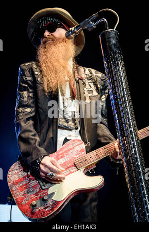 Toronto, Ontario, Kanada. 4. März 2015. Führer der amerikanischen Rock-Band ZZ Top BILLY GIBBONS führt bei Peterborough-Gedenkstätte. Bildnachweis: Igor Vidyashev/ZUMA Draht/Alamy Live-Nachrichten Stockfoto