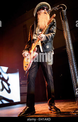 Toronto, Ontario, Kanada. 4. März 2015. Führer der amerikanischen Rock-Band ZZ Top BILLY GIBBONS führt bei Peterborough-Gedenkstätte. Bildnachweis: Igor Vidyashev/ZUMA Draht/Alamy Live-Nachrichten Stockfoto