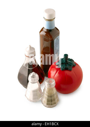 Salz Pfeffer Essig braune Sauce ketchup Stockfoto