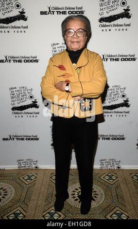 New York, NY, USA. 4. März 2015. Marian Wright Edelman im Ankunftsbereich für Kinder Defense Fund-New York schlagen die Quoten-Gala, The Pierre Hotel, New York, NY 4. März 2015. © Eli Winston/Everett Collection/Alamy Live-Nachrichten Stockfoto