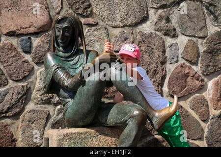 Bis Eulenspiegel-Brunnen Denkmal am Markt Platz, Mölln, Schleswig-Holstein, Deutschland, Europa Stockfoto