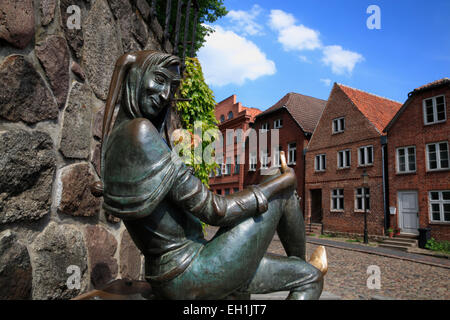 Bis Eulenspiegel-Brunnen Denkmal am Markt Platz, Mölln, Schleswig-Holstein, Deutschland, Europa Stockfoto