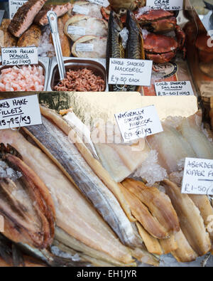 Frischer Fisch auf Fischgeschäft Stall an der Priory Farm, Nutfield, Surrey, UK.  veaseyandsons.Co.UK Stockfoto