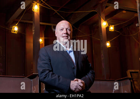 Jim McColl, schottischer Geschäftsmann und Unternehmer, und neue Besitzer der Marine Ferguson, Port Glasgow. Stockfoto