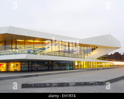 Exterieur des EYE Film Institute Niederlande, Zentrum Niederländisch für Filmkultur und Erbe. Stockfoto