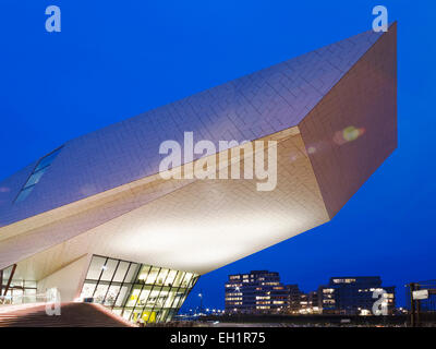 Exterieur des EYE Film Institute Niederlande, Zentrum Niederländisch für Filmkultur und Erbe. Stockfoto