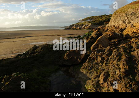 Silverdale Sands Silverdale Halbinsel Kalkstein Klippen Strand bewaldeten Klippen Jenny browns Point Gibraltar point Stockfoto