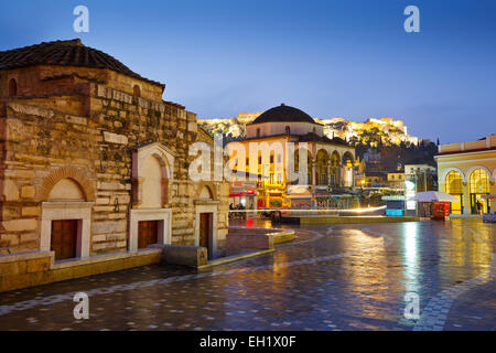 Nassen Sie Monastiraki Platz nach morgendlichen Reinigung, Athen, Griechenland. Stockfoto