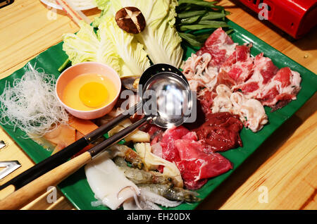 Sukiyaki oder Shuba Shabu oder Hot Pot im restaurant Stockfoto