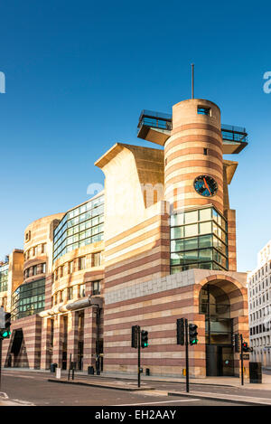 Nr. 1 Geflügel ist eine kommerzielle Office-Entwicklung auf Bank-Verbindung in die City of London. Restaurant Coq d ' Argent befindet sich oben Stockfoto