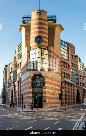 Nr. 1 Geflügel ist eine kommerzielle Office-Entwicklung auf Bank-Verbindung in die City of London. Restaurant Coq d ' Argent befindet sich oben Stockfoto