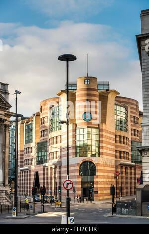 Nr. 1 Geflügel ist eine kommerzielle Office-Entwicklung auf Bank-Verbindung in die City of London. Restaurant Coq d ' Argent befindet sich oben Stockfoto