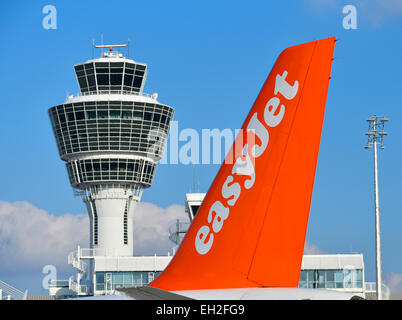 EasyJet, easyJet, Boeing, b 737, Turm, Flugzeug, Flugzeuge, Flugzeug, Flugzeug, Flughafen München, Übersicht, Panorama, Blick, Stockfoto