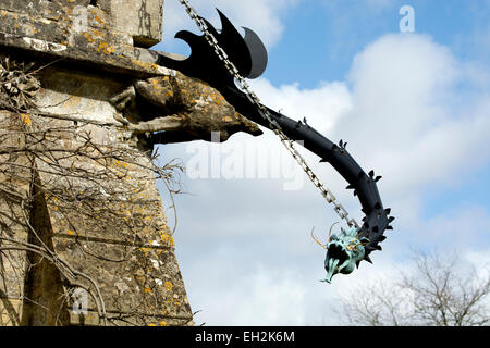 Ein moderner Drachen Wasserspeier, St. Nicholas Church, Hatherop, Gloucestershire, England, UK Stockfoto