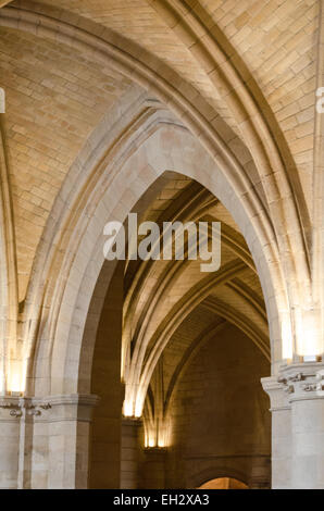 Gewölbedecken in La Salle des Gardes, La Conciergerie, Paris. Stockfoto