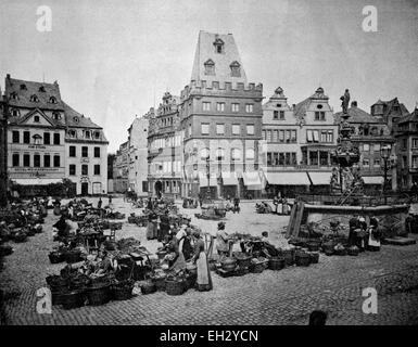 Eines der ersten Autotype Fotos auf den Marktplatz in Trier, Rheinland-Pfalz, Deutschland, um 1880 Stockfoto