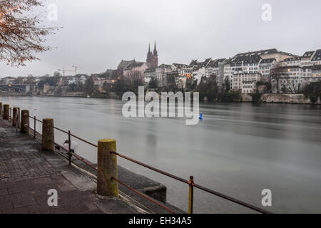 Blick über den Rhein nach Basel, Münster Stockfoto
