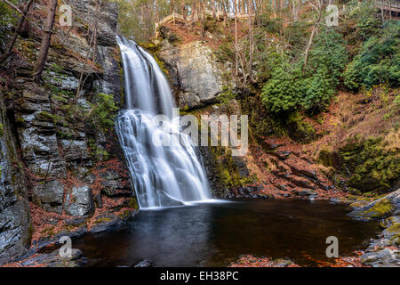 Bushkill Wasserfall Zeitpunkt Foll in Poconos, PA Stockfoto