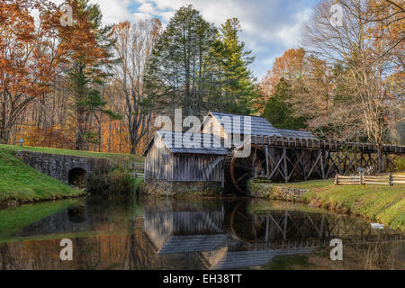 Mabry Mill, einem restaurierten Getreidemühle auf der Blue Ridge Parkway in Virginia Stockfoto