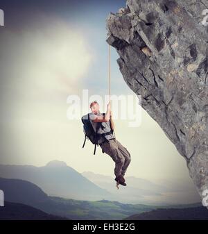 Explorer erschreckt durch Höhe Stockfoto