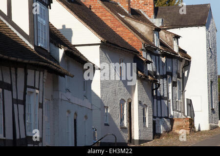 Dorf von Malpas, England. Malerische Aussicht auf Wohnimmobilien auf Malpass Church Street. Stockfoto