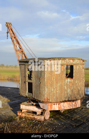 Kran auf alten Dock Yard am Fluss Ouse Selby Yorkshire Vereinigtes Königreich Stockfoto