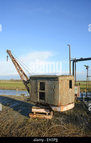 Kran auf alten Dock Yard am Fluss Ouse Selby Yorkshire Vereinigtes Königreich Stockfoto