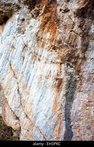 Sperlinga Altsteinzeit Unterstand mit Petroglyphen in Sizilien Stockfoto