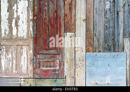 alten Zaun aus Schrott im Hintergrund Stockfoto