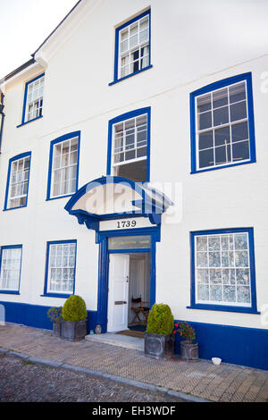 Das alte Zollhaus von 1739 auf Bayard Cove, Dartmouth, Devon, England, UK Stockfoto