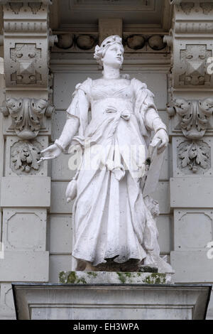 Statue des Handels, allegorische Darstellung, Detail des Rathaus Rathaus, Graz, Steiermark, Österreich am 10. Januar 2015. Stockfoto