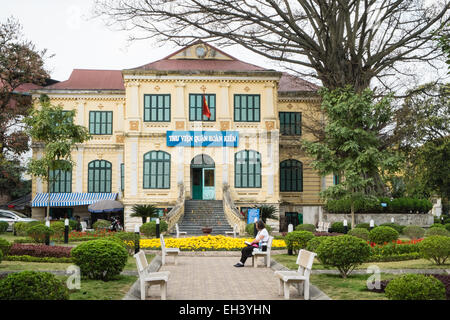 Colonial, Power, Von, Frankreich, Gelb, Französisch, Kolonial, Gebäude, im Zentrum von Han Noi, Hanoi, Vietnam, Asien, Asiatisch, Stockfoto