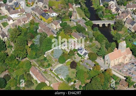 Frankreich, Orne, Saint Ceneri le Gerei, mit der Bezeichnung Les Plus Beaux Dörfer de France stellte in den Schleifen der Sarthe (Luftbild) Stockfoto